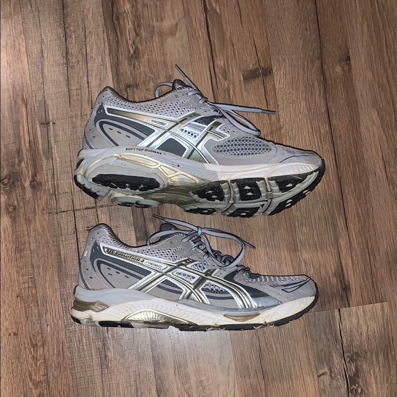 ASICS - Picture 2 of 5